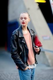 Soften The Oversize Biker Jacket With Red Lips Red Leather Jackets Women Black Leather Biker Jacket Leather Jackets Women