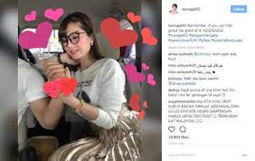 Sebelum ini coach yin menjadi perhatian ramai kerana pernah menjadi teman rapat dan juga kekasih usahawan kosmetik, nur sajat. Identiti Kekasih Nur Sajat Coach Yin Akhirnya Terbongkar 11 Gambar