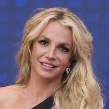 Britney Spears, el juez decide que su padre siga manejando su fortuna