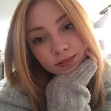 Seçkin'in eski halini görenler, i̇ki ayrı insan gibi yorumunda bulunmadan edemedi. Ece Seckin Makyajsiz Hali