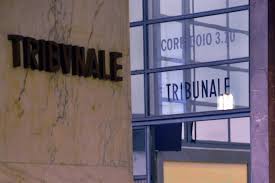 Sabato mattina raccolta firme per il referendum sulla giustizia organizzata dalla Lega (piazza Stradivari)