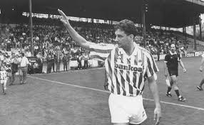 Real sociedad fans will pay tribute to their former striker dalian atkinson during sunday's la liga match against real madrid at anoeta. El Irishman How John Aldridge Changed Real Sociedad History Spanish Football Blog