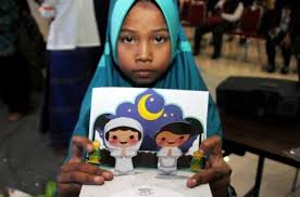 Lebaran idul fitri telah berlalu dan kini bulan dzulhijjah telah kita masuki. Bikin Kartu Lebaran Pop Up Yang Manis Dan Unik Kreasi Sendiri Begini Caranya Inisurabaya Com