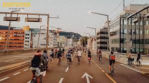 Critical mass group is a team of proven food and beverage industry experts, each with a specific area of expertise that complements the others. Die Critical Mass In Zurich Sichtweisen