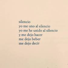 La noche se astilló de estrellas mirándome alucinada el aire arroja odio embellecido su rostro con música. Miercoles De Poesia Hoy Alejandra Pizarnik La Vida Con Ella