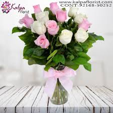 Pink And White Roses Bunch Send Flower Bouquet Online Online Flower Delivery Buy Flowers Online Flower Delivery
