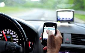 Salah satu mitos yang paling meluas adalah bahaya menggunakan telefon bimbit di stesen servis. Plusline1800880000 V Twitter Dilarang Menggunakan Telefon Bimbit Semasa Memandu Jadilah Pemandu Yang Berhemah Dan Bijak