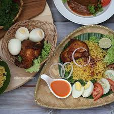 ( kos penghataran adalah dari naelofar ttdi, so kalau korang masukkan location kat grab pun boleh tau kos berapa). Nasi Khao Mok Kai