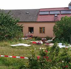 Hilfe bei lärmbelästigung durch nachbarn ersteinschätzung vom anwalt erhalten & lärmbelästigung effektiv loswerden! Polizei Kam Wegen Ruhestorung Mann Peitscht Frau Tot Und Behalt Leiche Welt