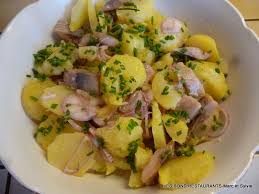 Salade De Pommes De Terre Aux Harengs Fumes Salade Pomme De Terre Hareng Fume Recettes De Cuisine