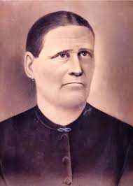 Hillman family gathering, Charles and Virginia Green Hillman homestead,  Neely, about 1910. Seated L-R: Cannie Hillman Daughdrill, Robert Eugene  “Son” Hillman, Katherine “Kate” Hillman Walley, Nora “Nodie” Hillman Carr,  Mamie Hillman Thompson,