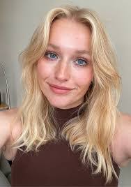 Emily Storm's Instagram, Twitter & Facebook