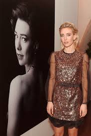 It's amazing—it was almost like entering a completely different world. Vanessa Kirby Fans Vanessa Kirby With Her Portrait As Princess
