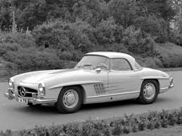 With A Tubular Spaceframe Chassis And Mechanical Fuel Injection The 1st Generation Sl Became A Legend The 300 Sl Coupe Mercedes Benz 300 Mercedes Benz Benz