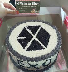 Exo Cake Exo Harga Diameter 18cm 80k 20cm 100k 22cm 130k Click Here For More Example Pandaacake Order Ku Kue Ulang Tahun Kue Ulang Tahun