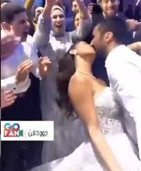 رقص دينا داش المثير ويوسها في فرحها يشعل الاجواء رقصت البلوجر دينا داش في حفل زفافها بطريقة مثيرة جدا في اكثر من رقصة وقامت بتقبيل عريسها في لقطة رائعة. Ø²ÙˆØ¬ Ø¯ÙŠÙ†Ø§ Ø¯Ø§Ø´ ÙŠ Ù‚Ø¨Ù„Ù‡Ø§ Ø£Ù…Ø§Ù… Ø§Ù„Ø­Ø¶ÙˆØ± Ø¨Ø­ÙÙ„ Ø§Ù„Ø²ÙØ§Ù ÙˆÙ…ØªØ§Ø¨Ø¹ÙˆÙ† Ù…Ø¨Ù‚Ø§Ø´ ÙÙŠ Ø­ÙŠØ§Ø¡ ÙÙŠØ¯ÙŠÙˆ Ø£Ù‡Ù„ Ù…ØµØ±