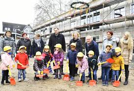 September haben zehn junge menschen ogm gmbh sandra suhr bahnhofstraße 66 46145 oberhausen tel. 129 Betreuungsplatze Richtfest An Der Kindertageseinrichtung Stadtmitte Oberhausen