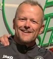 🧡 𝐃𝐚𝐯𝐲 𝐁𝐞𝐞𝐫𝐞𝐧𝐬 𝐧𝐞𝐞𝐦𝐭 𝐚𝐟𝐬𝐜𝐡𝐞𝐢𝐝… 𝐦𝐚𝐚𝐫 𝐧𝐨𝐨𝐢𝐭  𝐞́𝐜𝐡𝐭 𝐯𝐚𝐧 𝐖𝐢𝐭𝐭𝐞𝐧𝐡𝐨𝐫𝐬𝐭 🖤 Na 34 jaar Wittenhorst, waarvan  24 jaar als trainer, neemt Davy afscheid als assistent-trainer van  Wittenhorst 1. Een monument in ...