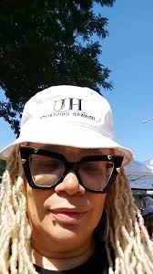 Dr. Claudia V. Schrader