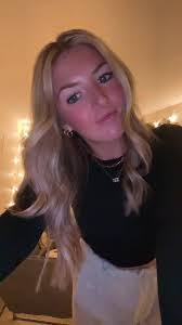 Kim Halbert's Instagram, Twitter & Facebook