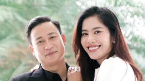 Nam Em ấn định ngày tổ chức hôn lễ với bạn trai hơn 14 tuổi