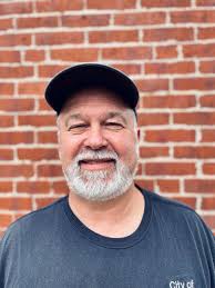 Staff Directory • Robert (Bob) Richards