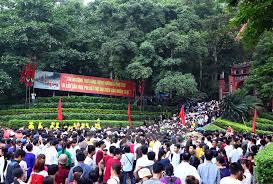 Giỗ tổ hùng vương có 2 ngày hội chính là 17/4 và 21/4 (mùng 6/3 và 10/3 âm lịch). Hinh áº£nh Lá»… Dang HÆ°Æ¡ng Giá»— Tá»• Hung VÆ°Æ¡ng 2015