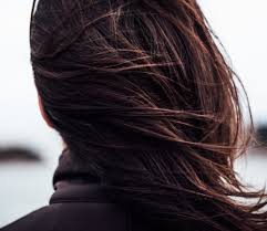 L'eccessiva produzione di sebo è la causa che rende la cute grassa e i capelli unti, oleosi e appiccicosi. Capelli Grassi In Inverno Perche Succede E Quali Sono I Rimedi