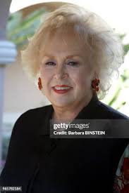 801 Barbara Roberts Photos & High Res Pictures