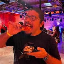 Martin Rocha (@Dinnerplate28)