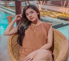 Tiktok solo permite a los usuarios descargar videos por su aplicación y los videos descargados contienen la marca de agua. Dj Cantik Putri Una Rajin Main Tiktok Endorsement Ngalir Terus Lintas Publik