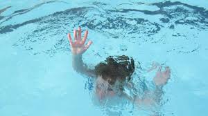 Há 4 anos | 164.1k visualizações. Ninas Arabes Intentan Ahogar A Nina Judia En Una Piscina