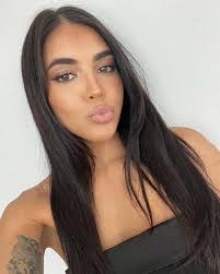 Karly Fisher's Instagram, Twitter & Facebook