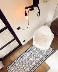 Le Runner La Taille Parfaite Pour Un Hall D Entree Belle Soiree A Vous Belgium Decor Decoration Homesweet In 2020 Home Decor Decor Home