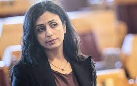 Betydningen av ordet farges i stor grad av bildet. Hadia Tajik Slar Tilbake Mot Sexy Kritikk Hadia Tajik Shotoe