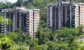 Kami berada di rumah kakak pada waktu itu. Pengalaman Seram Sebuah Drone Merakam Highland Towers Buat Pertama Kali Hasilnya