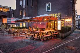 Dutch design hotel artemis is a combination of luxury, art, design, fashion and modern style with a warm welcome and personal service. Grachtentraume Top 10 Design Boutique Hotels In Amsterdam