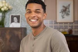 Dona de Mim': Leo insiste para Samuel contar da carta de Ellen