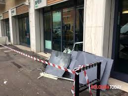 Informazioni sulle filiali ed agenzie di bper banca nel comune di reggio emilia con indirizzo e codici abi e cab delle filiali bancarie. Esplosione In Via Marcello Salta In Aria Il Bancomat Bper