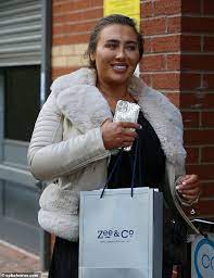 And lauren goodger, 34, revealed her shock at how quickly the last few months have gone as she shared a snap with her partner after having her final pregnancy scan. Lauren Goodger Steigt Aus Nachdem Sie Mit Katie Price Ex Charles Drury Zusammen War Nach Welt