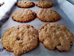 Galettes A L Avoine Et Aux Pepites De Chocolat Noir Food Desserts Cookies