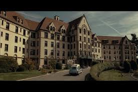 The Ward (2011) Review - Horror Movie - Horror Homeroom