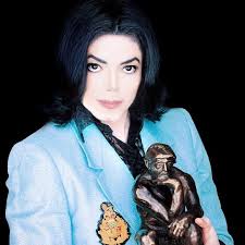 World Arts Awards 2002. In this image, Michael wears "You are Not Alone"  shirt!