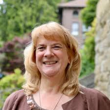 Joyce Lopes's Instagram, Twitter & Facebook