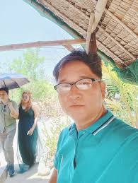 Reintroduction.. Name : Mckenzie Ayi Commey Job: Entrepreneur ( Just  Catfish GH ) Location: Abokobi (but my landlord is about to kick me out)  Interest : Cooking ,music, konkonsa,Ways to get monies