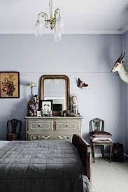 Finding that right balance between victorian elegance and modern aesthetics can be a tricky task, and often a blend of both elements gravitates more towards contemporary tendencies. Introducing Modern Victorian And How To Do It In Your Home Emily Henderson
