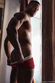 thumbs.pro : :JOEL GREEN @green_joel Follow Blaqhomme