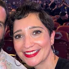 Nicole Hurst's Instagram, Twitter & Facebook