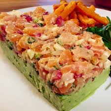 Avocat Pile Jus De Lime Morceau De Pomme Verte Tartare Saumon Frais Saumon Fume Mayo Epicee Fraises Echalotte Clean Recipes Healthy Recipes Food Lover