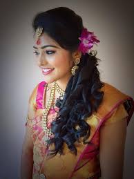 The pomp and grandeur associated with indian weddings also need perfect charming hairstyles and makeovers. 32c0e4e8b329d93ad8ab6b068042c650 Jpg 720 960 Pixels Indian Hairstyles Indian Bridal Hairstyles Bride Hairstyles